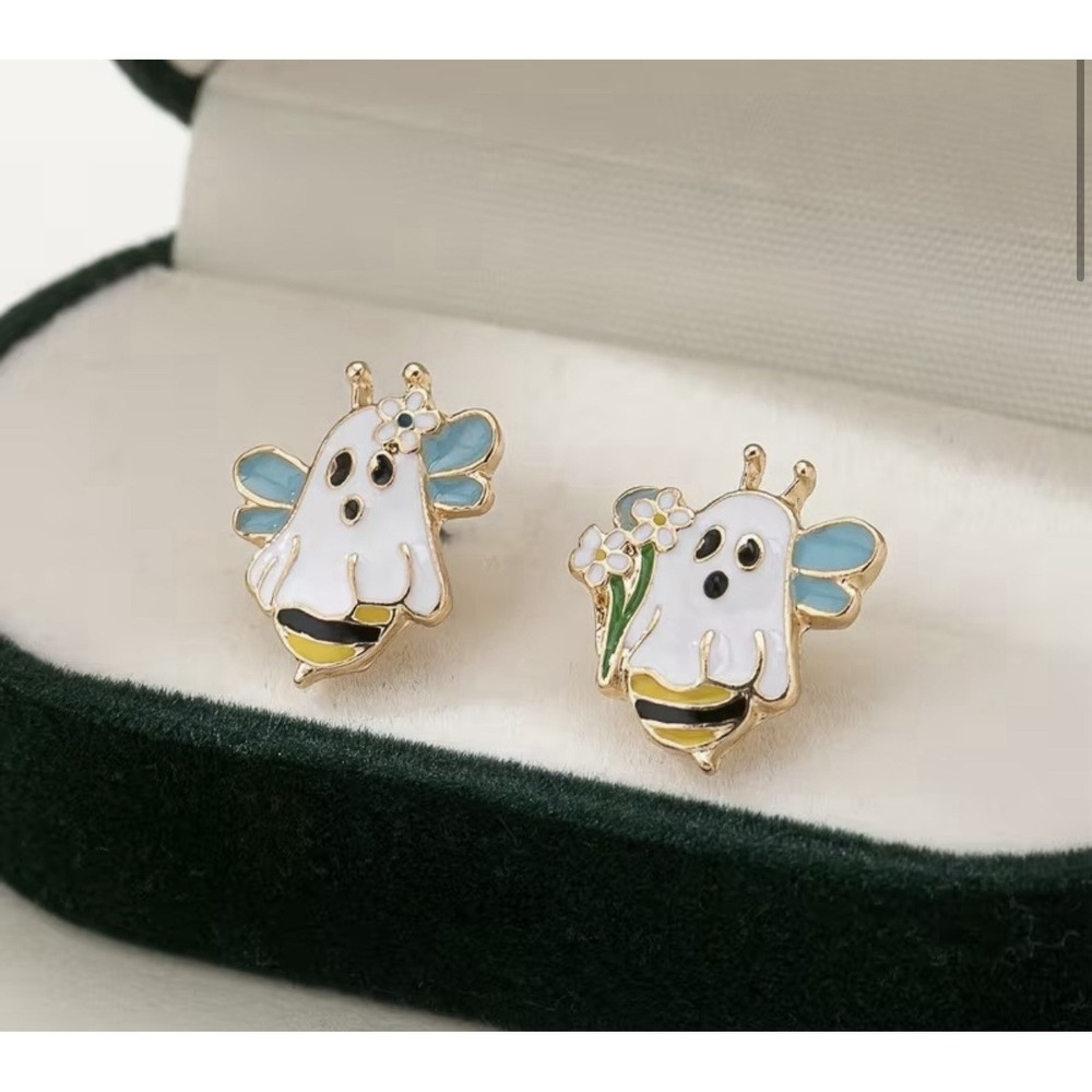 Cute Ghost Bee Enamel Stud Earrings Asymmetrical Halloween Kawaii Jewelry New